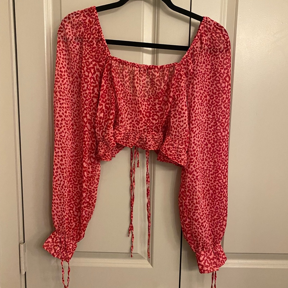 Top shop Leopard Long Sleeve Tie-Front Crop Top - Picture 2 of 5